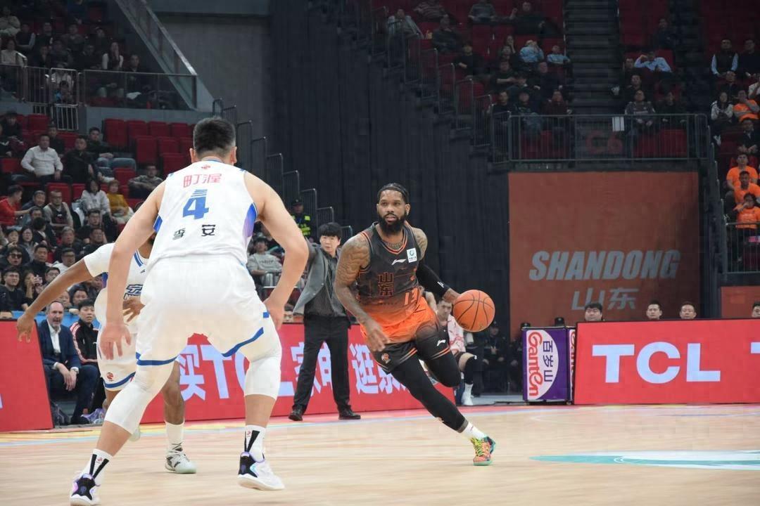奇异果官网-109比82！豪取8连胜后连放大招，山东男篮作出决定，邱彪还有利好