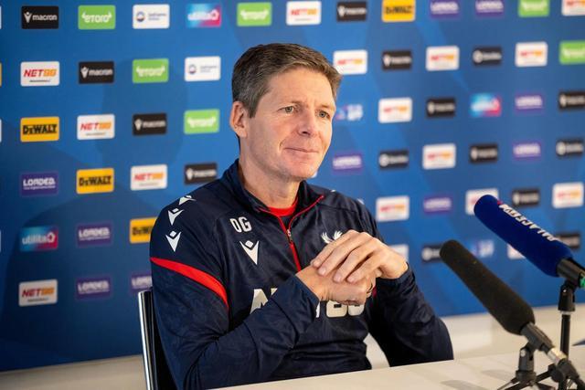 奇异果app在线登录-格拉斯纳：蓝军边锋很难防，埃斯特旺、加纳乔等人速度非常快