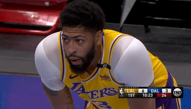 奇异果电脑版-万事开头难！复出首战的浓眉哥，一切都是生疏的